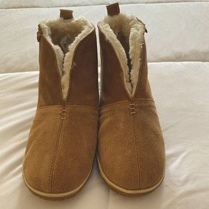 MinneTonka slippers